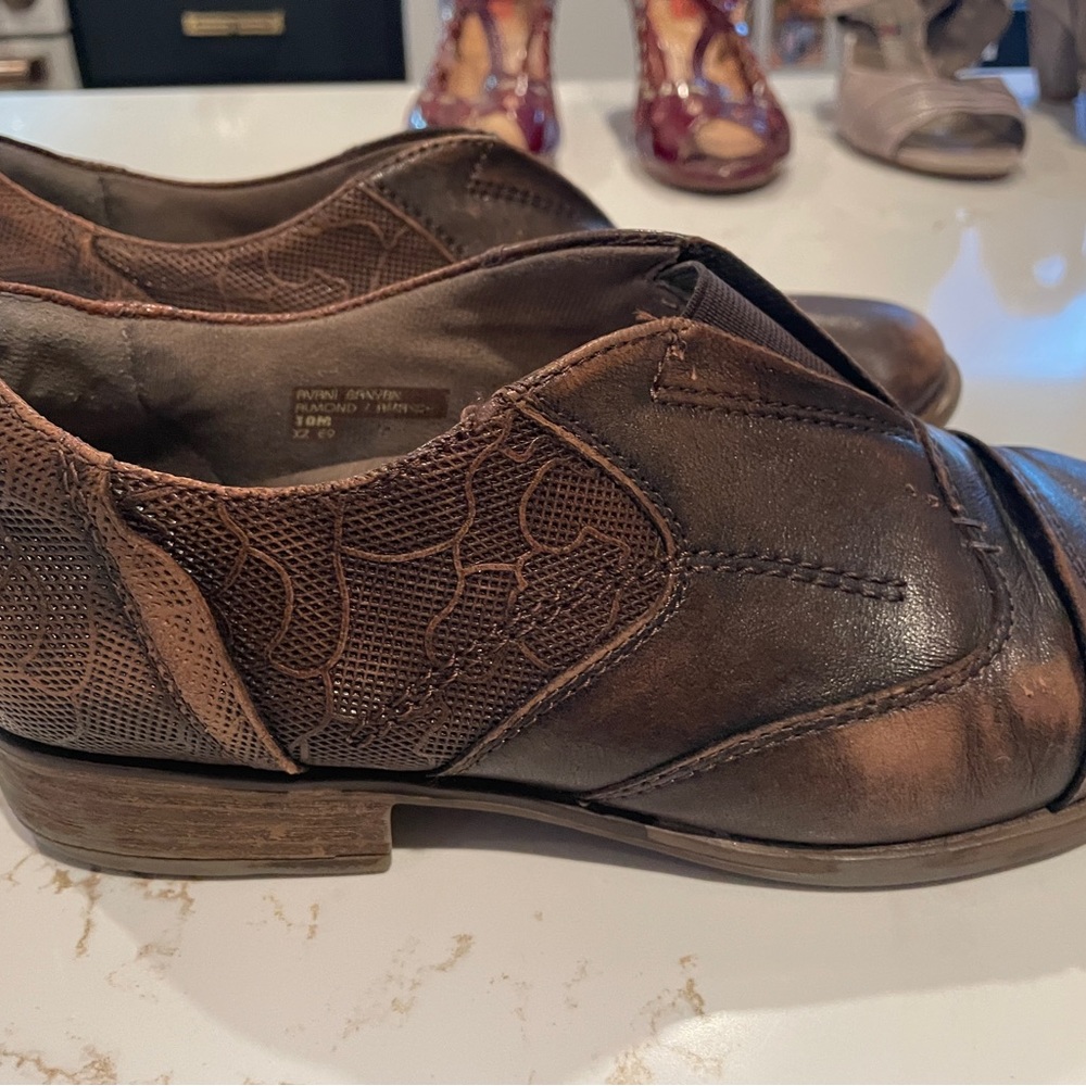 Great Earth Shoes. I Don’t Fit In Them Anymore After My Baby Was Born. View 2